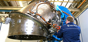 http://www.rolls-royce.com/~/media/Images/R/Rolls-Royce/content-images/landing-page/customers/defence-aerospace/lan-310-x-150-002-tcm92-58856.jpg