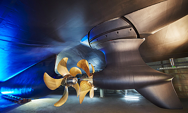 A large CP propeller, rotating in a counter clockwise direction, when viewed from aft, was installed in front of an Azipull unit with its propeller rotating in the opposite, clockwise direction to create a contra-rotating propulsion system located along the vessels centre line.  