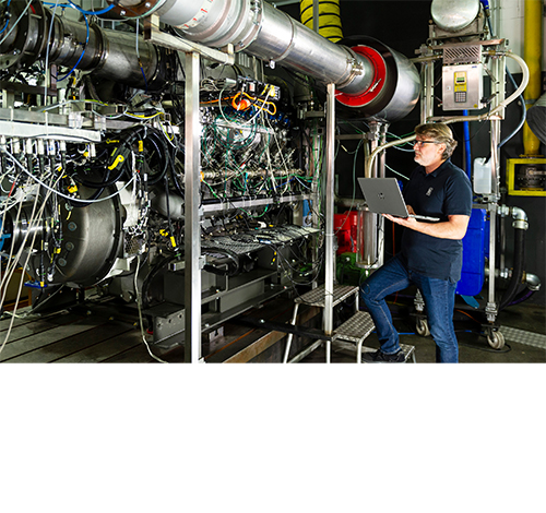 Rolls-Royce has reached another milestone towards CO2-neutral energy supply: The further developed 12-cylinder gas engine of the mtu Series 4000 has successfully passed the first test runs with 100 percent hydrogen and showed very good results in terms of efficiency, power, emissions and combustion.
